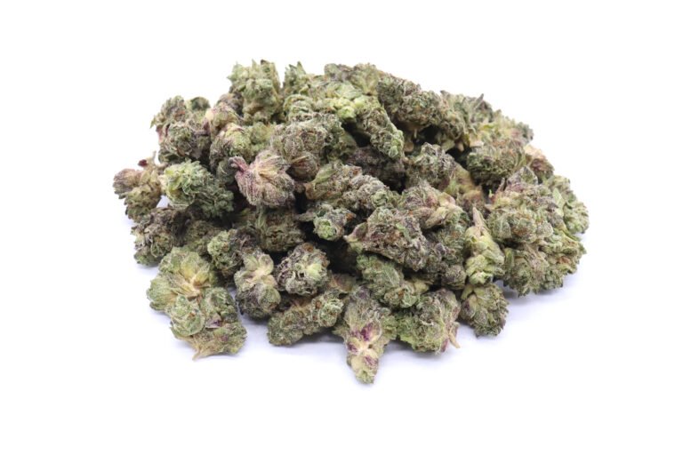 Mendo Breath Strain Small Buds - Indica Dominant Hybrid