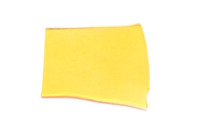 Island Sweet Skunk Strain Shatter - Sativa Dominant Hybrid