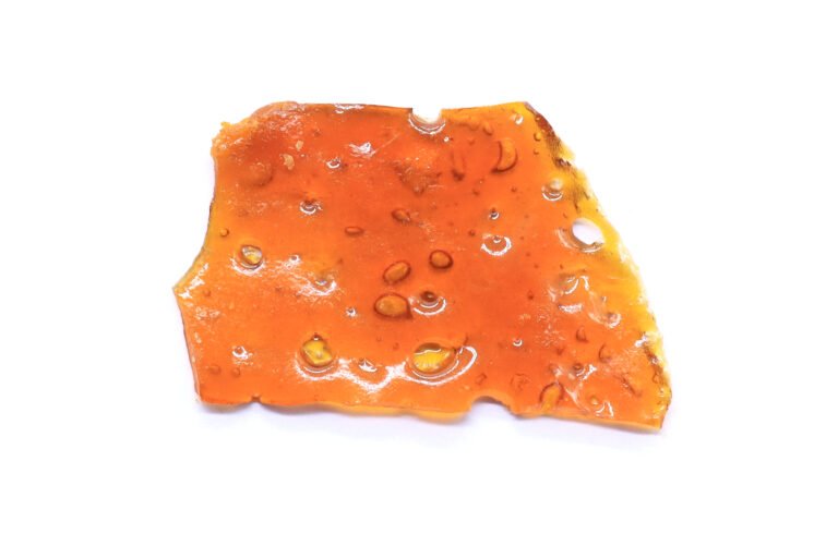 Snoop's Dream Strain Shatter - Indica Dominant Hybrid Snoop's Dream Strain Shatter - Indica Dominant Hybrid