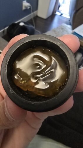 Headbanger Strain Shatter - Sativa Dominant Hybrid